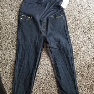 Large maternity capris